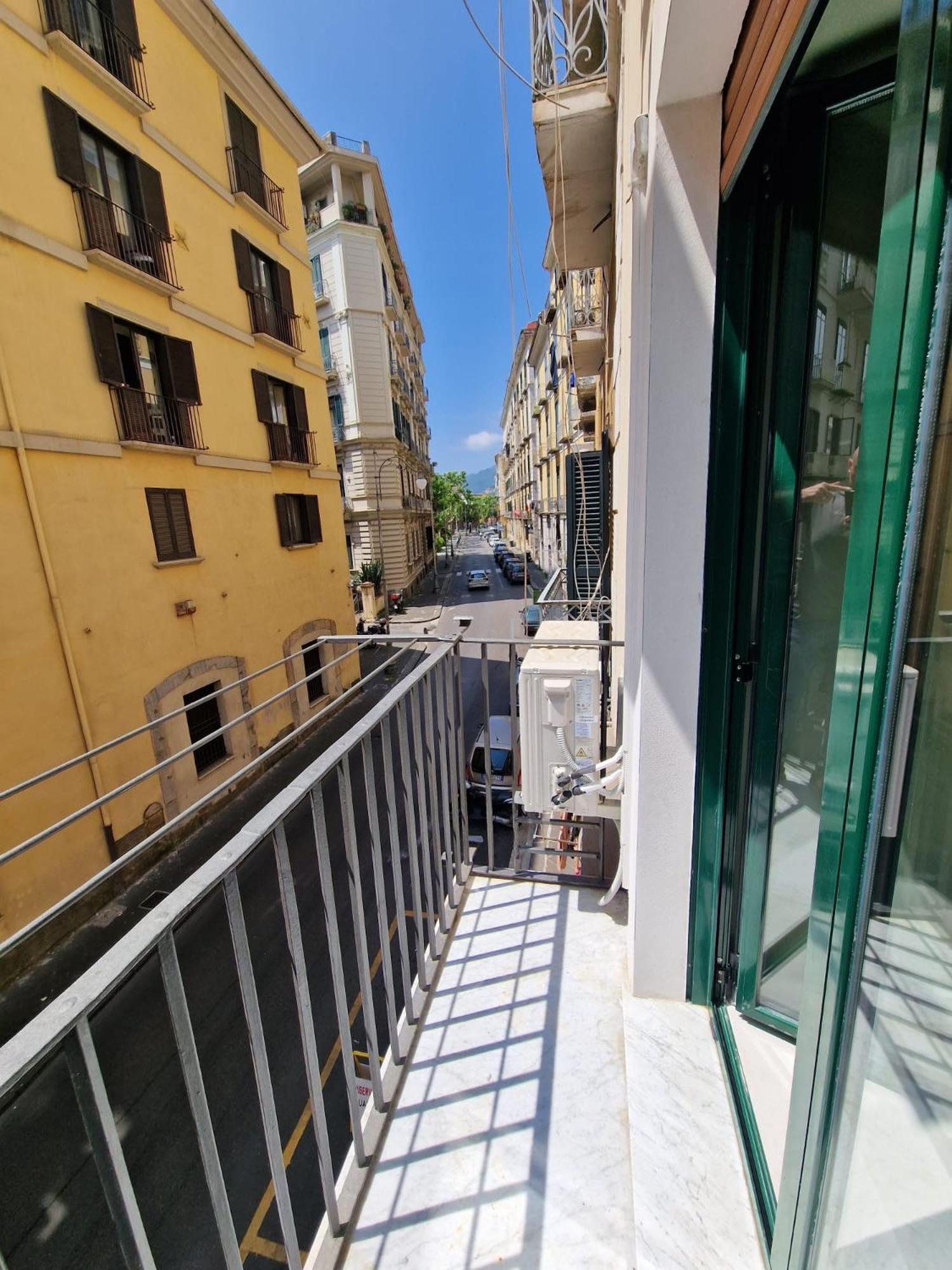Alessia Holiday House 90Mq Salerno Centro Ngoại thất bức ảnh